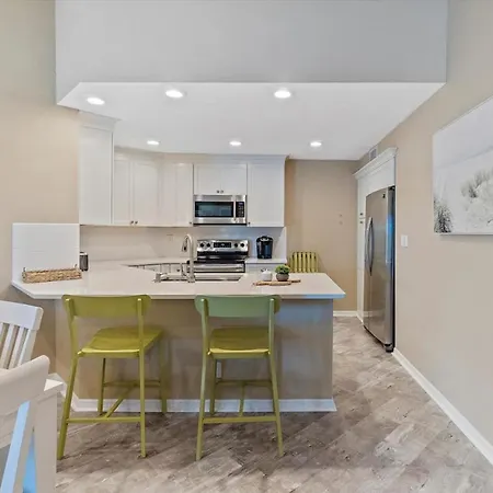 Vista Verde West 1 207 2Bd 2Ba